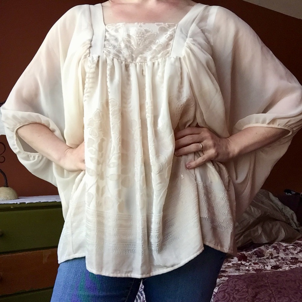 Angelic Top - Picture 2 of 13